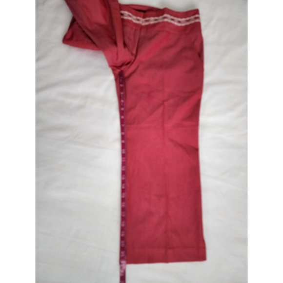 BEBE Women's Lace Detailed Waistband Crop Ankle Pants In Rhubarb Size 4 - Picture 9 of 12